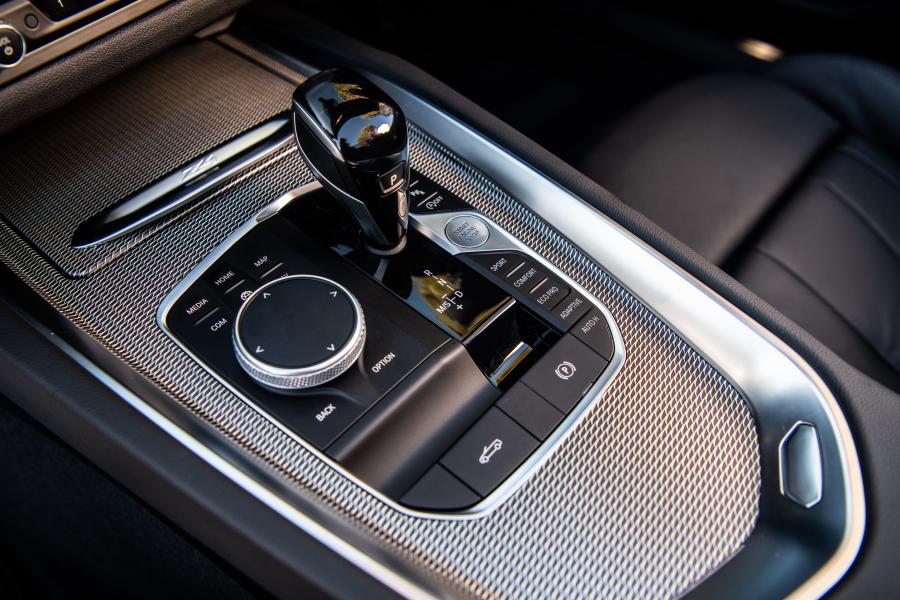 Детали интерьера BMW Z4 sDrive20i M Sport (G29) 2019 года  (UK) (фото 7 из 40)